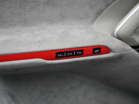 Certified 2025 Ferrari Purosangue image 28