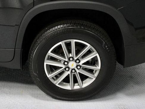 Used 2023 Chevrolet Traverse LT AWD/4WD image 18