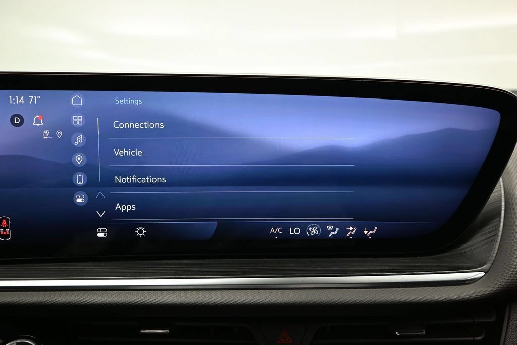 Used 2024 Buick Envision Preferred AWD/4WD image 31