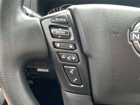Used 2022 Nissan Frontier SV image 22