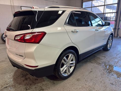 Used 2018 Chevrolet Equinox Premier image 6