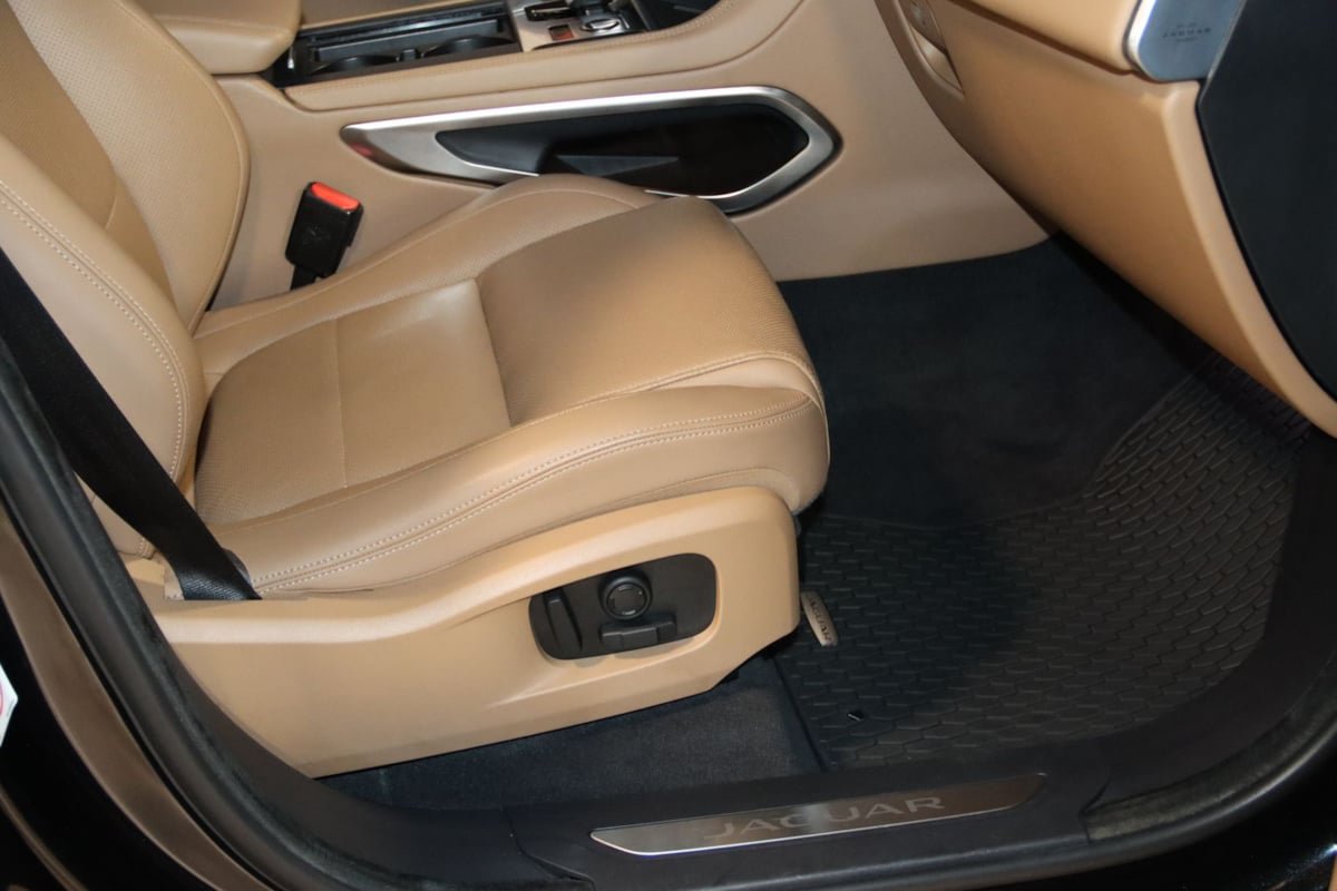 Used 2023 Jaguar F-PACE S AWD/4WD image 50