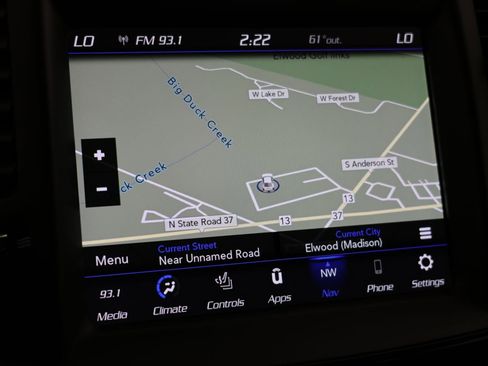 Used 2023 Chrysler 300 C RWD image 8