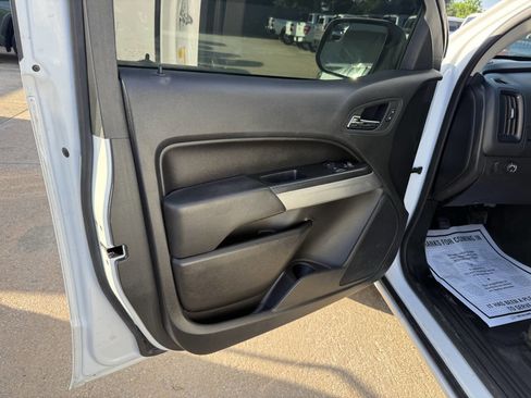 Used 2022 Chevrolet Colorado LT w/ Fleet Safety Package RWD image 9
