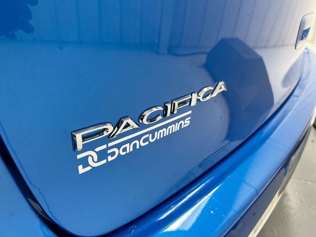 New 2026 Chrysler Pacifica Select FWD image 26