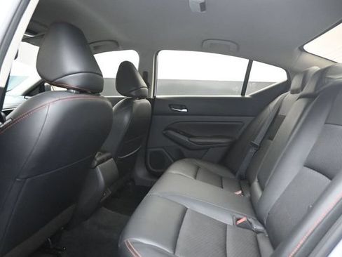 Used 2023 Nissan Altima 2.5 SR FWD image 11