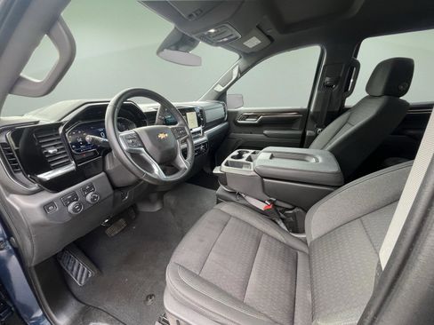 Used 2023 Chevrolet Silverado 1500 LT AWD/4WD image 29