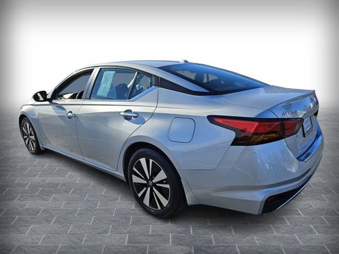 Used 2022 Nissan Altima 2.5 SV image 4