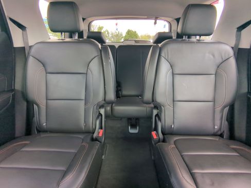 Used 2020 Chevrolet Traverse LT image 20