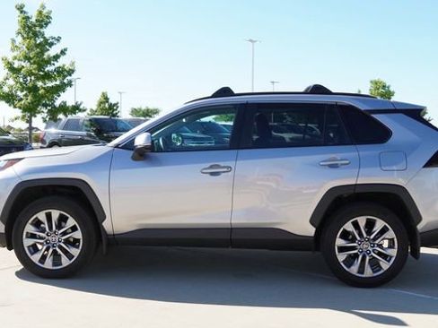 Used 2024 Toyota RAV4 XLE Premium image 6