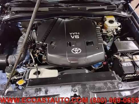 Used 2004 Toyota 4Runner SR5 RWD image 9