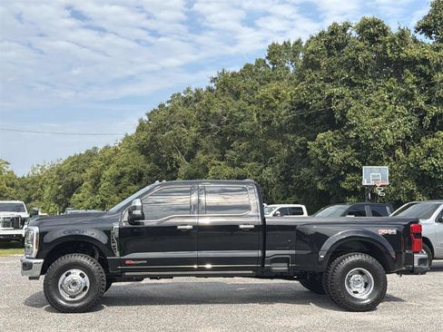 Used 2024 Ford F350 Lariat w/ Lariat Ultimate Package AWD/4WD image 3