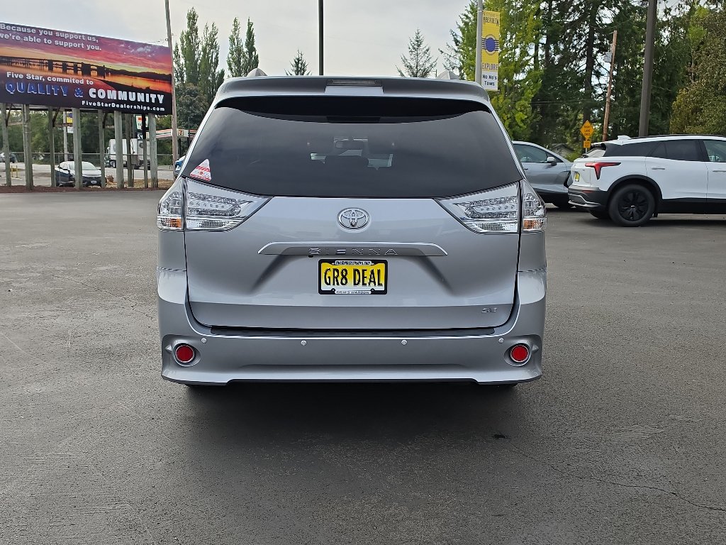 Used 2015 Toyota Sienna SE FWD image 8