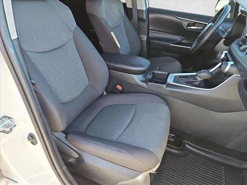 Used 2025 Toyota RAV4 XLE w/ Convenience Package FWD image 20
