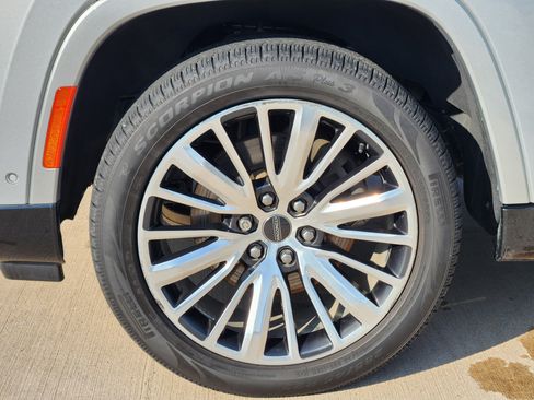 Used 2022 Jeep Grand Wagoneer Series III w/ Flexible Seating Group image 11