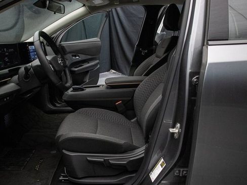 Used 2023 Nissan Ariya FWD image 25