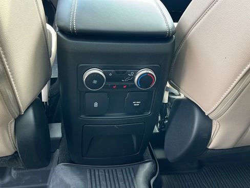 Used 2023 Ford Explorer Limited w/ Limited Technology Package AWD/4WD image 20