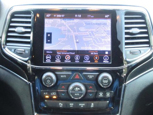 Used 2019 Jeep Grand Cherokee Trailhawk w/ Trailhawk Luxury Group AWD/4WD image 15