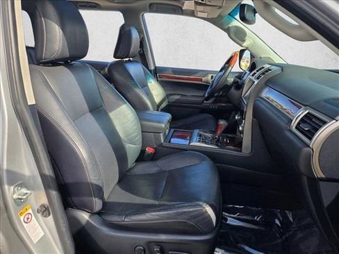 Used 2016 Lexus GX 460 image 22