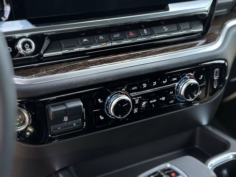 New 2026 GMC Sierra 1500 Elevation image 21