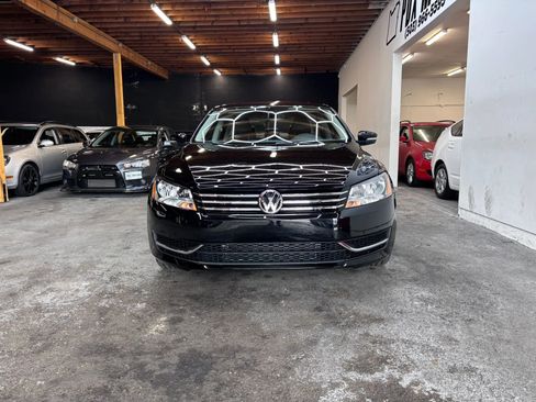 Used 2014 Volkswagen Passat TDI SE FWD image 3