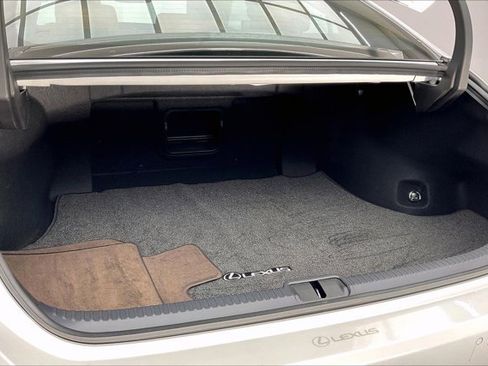 Used 2025 Lexus ES 300h w/ Premium Package image 28