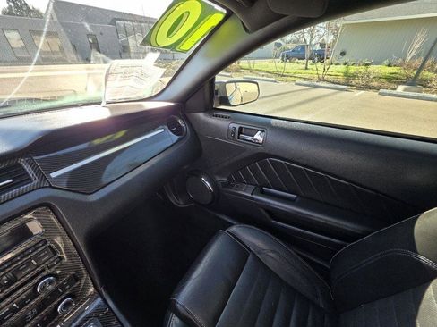 Used 2010 Ford Mustang GT image 13
