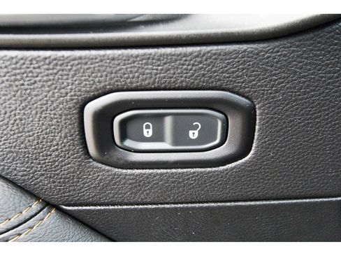 Used 2021 Jeep Wrangler Unlimited Sahara AWD/4WD image 15