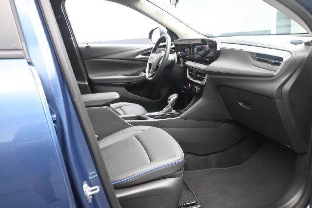 Used 2026 Buick Encore GX Sport Touring w/ Comfort Package FWD image 26