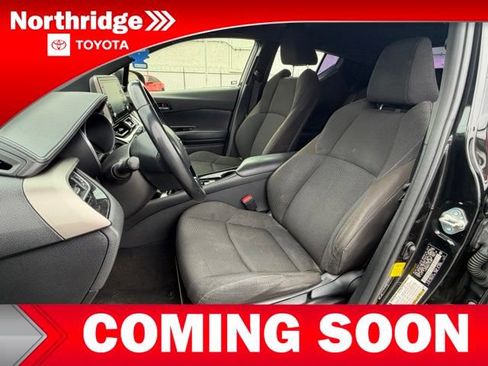 Used 2019 Toyota C-HR XLE FWD image 6