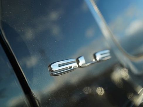 Used 2023 GMC Acadia SLE w/ Driver Convenience Package image 41