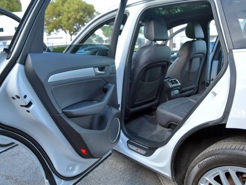 Used 2017 Audi Q5 2.0T Premium Plus w/ Technology Package image 25