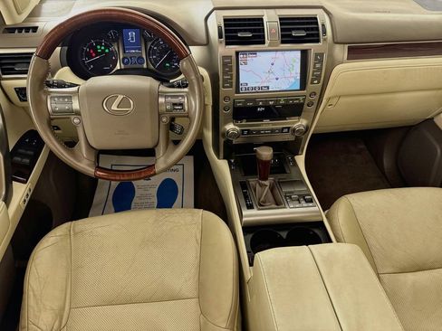 Used 2016 Lexus GX 460 w/ Premium Package AWD/4WD image 30