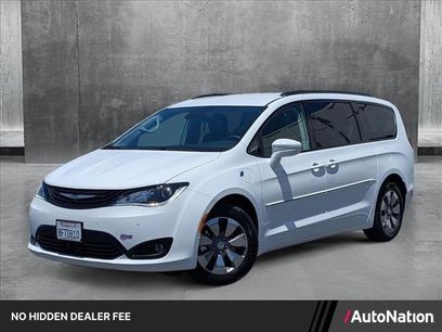 Used 2018 Chrysler Pacifica Limited w/ Advanced Safetytec Group