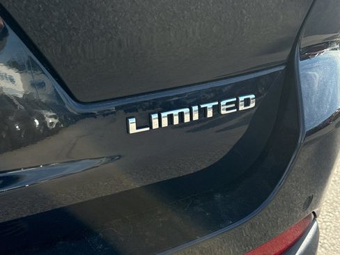 Used 2023 Jeep Grand Cherokee L Limited w/ Luxury Tech Group II AWD/4WD image 8