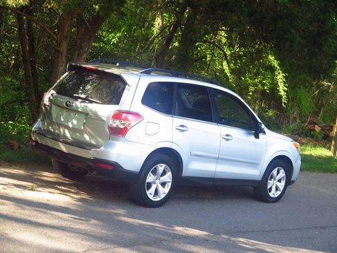 Used 2014 Subaru Forester 2.5i Touring AWD/4WD image 23