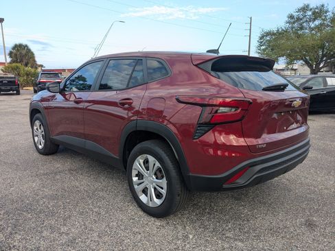 Used 2024 Chevrolet Trax LS w/ Driver Confidence Package image 6