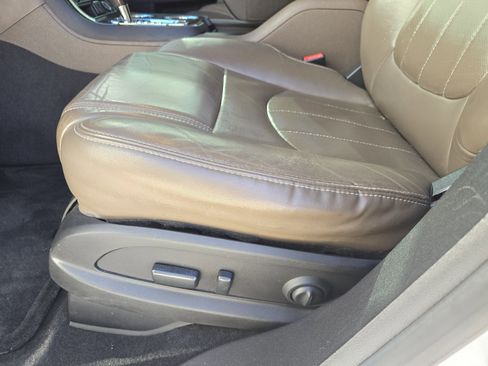 Used 2017 GMC Acadia Limited SLT image 25