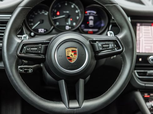 Certified 2026 Porsche Macan AWD/4WD image 15