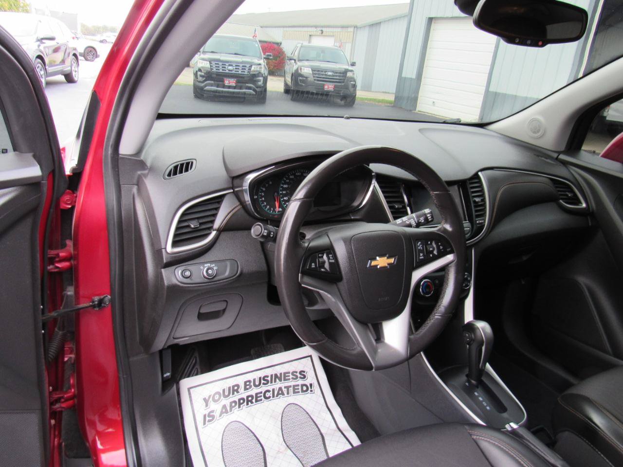 Used 2020 Chevrolet Trax LT w/ LT Convenience Package AWD/4WD image 15