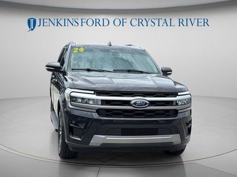 Used 2024 Ford Expedition XLT RWD image 14