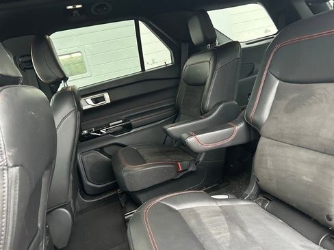 Certified 2022 Ford Explorer ST-Line w/ Class IV Trailer Tow Package image 9