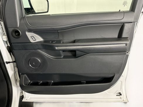 Used 2024 Ford Expedition Max XLT image 34