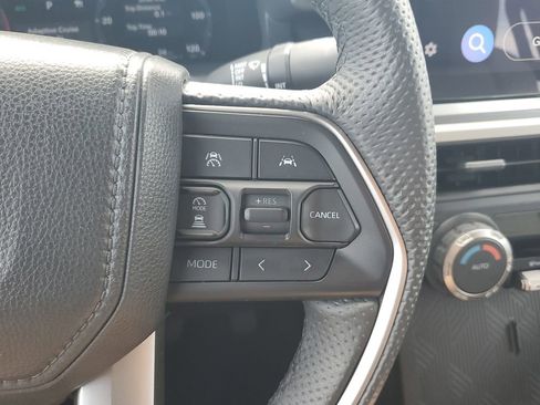 Used 2025 Toyota Tacoma TRD Off-Road AWD/4WD image 20