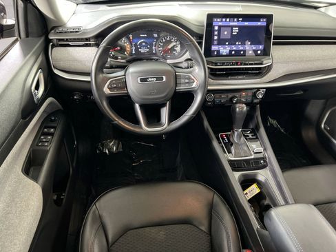 Used 2022 Jeep Compass Latitude w/ Sun and Sound Group AWD/4WD image 21