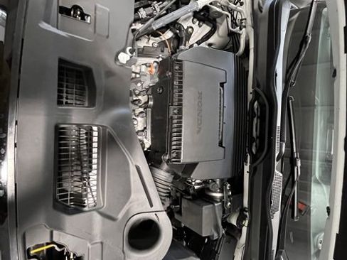 Used 2025 Honda Pilot Sport image 27