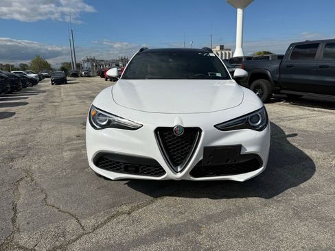 Used 2022 Alfa Romeo Stelvio Ti AWD/4WD image 2