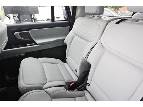 Used 2025 Ford Expedition Max Platinum w/ Platinum Ultimate Package image 11