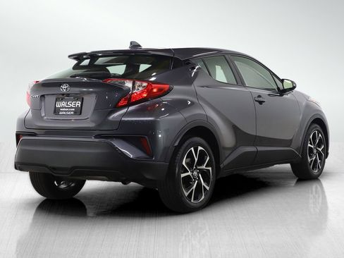 Used 2021 Toyota C-HR XLE image 5