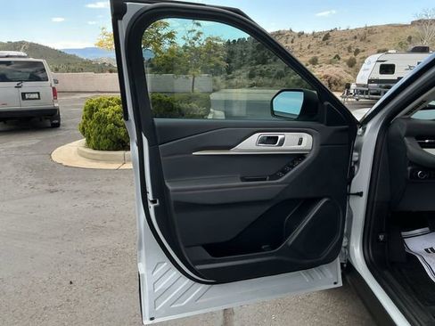 Used 2026 Ford Explorer Active w/ Active Comfort Package RWD image 10